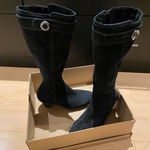 La Canadienne black suede boots